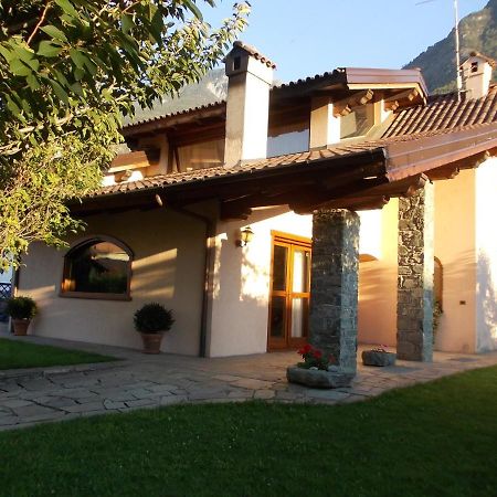 Les Hirondelles Bed & Breakfast เฟนิส ภายนอก รูปภาพ
