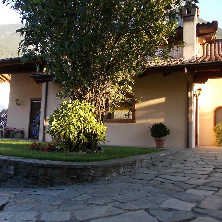 Les Hirondelles Bed & Breakfast เฟนิส ภายนอก รูปภาพ