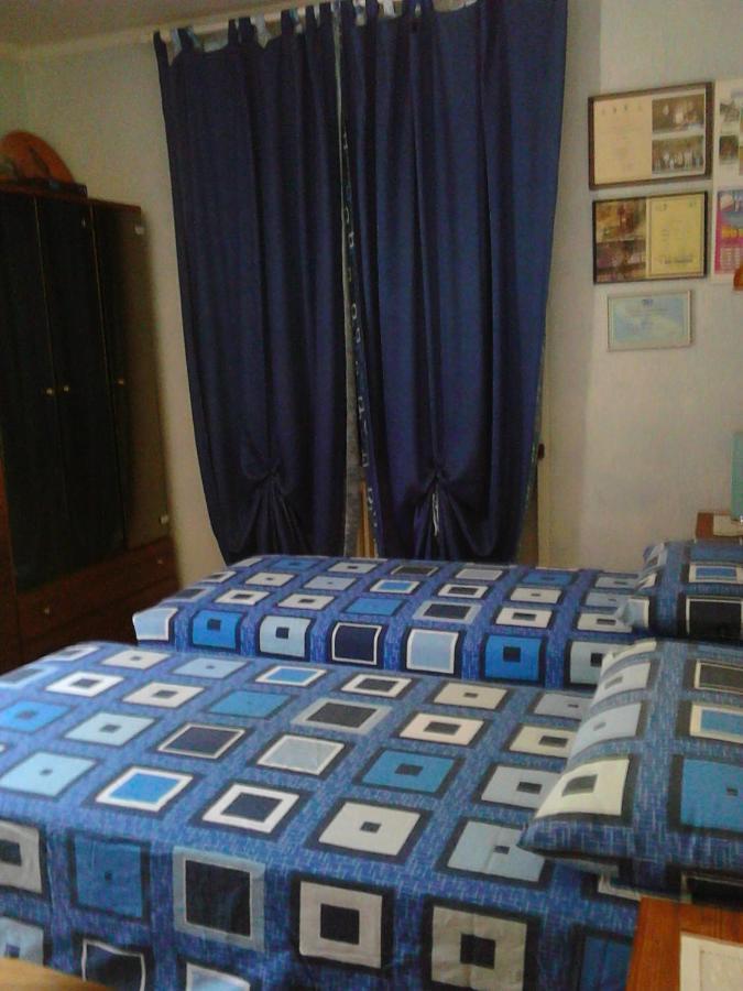 Les Hirondelles Bed & Breakfast เฟนิส ภายนอก รูปภาพ