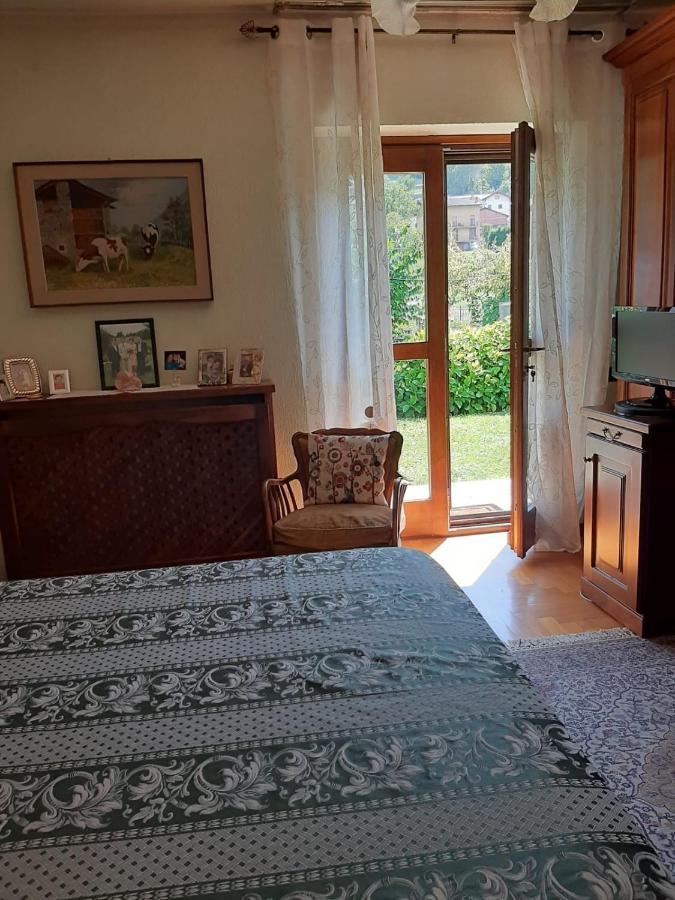 Les Hirondelles Bed & Breakfast เฟนิส ภายนอก รูปภาพ